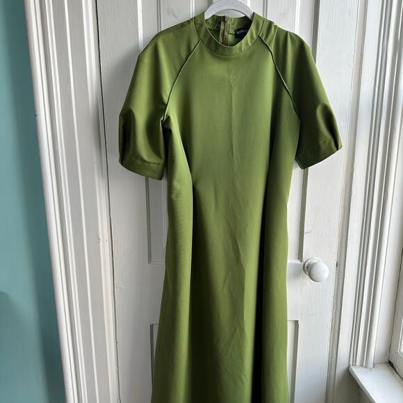 Bluzat Moda Urbana Dress Green Maxi Dress With Puff Sleeves NWOT - Picture 3 of 9